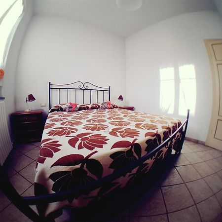 Villa Evillia ลุคคา ภายนอก รูปภาพ