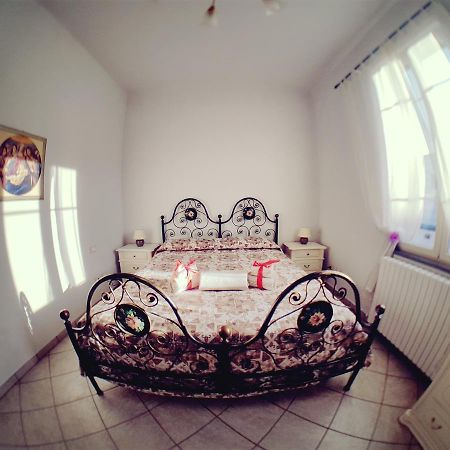 Villa Evillia ลุคคา ภายนอก รูปภาพ