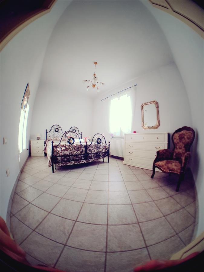 Villa Evillia ลุคคา ภายนอก รูปภาพ