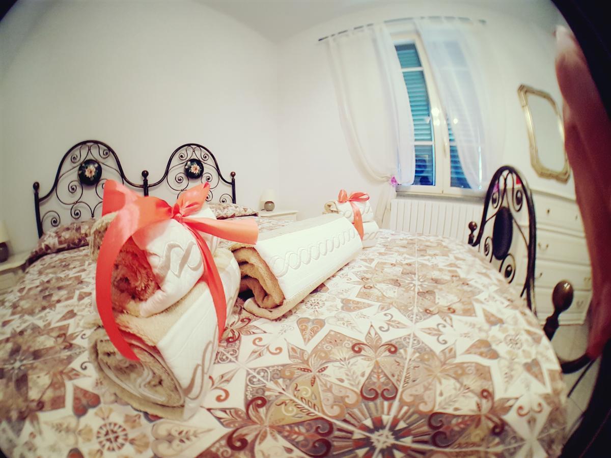 Villa Evillia ลุคคา ภายนอก รูปภาพ